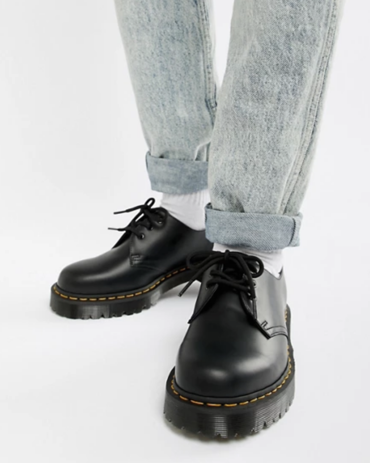 Здесь должно быть изображение Черные туфли на платформе Dr Martens